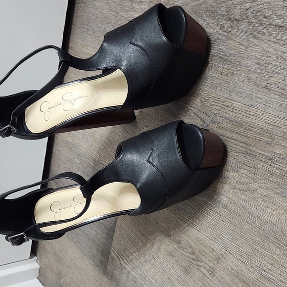 Jessica Simpson Black Platform Heels - Picture 5 of 5